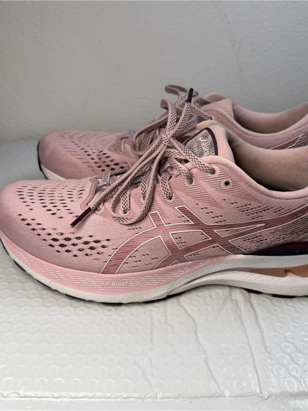 ASICS GEL-Kayano 28 Women’s Running Shoes Pink Size 10.5 Athletic Sneakers